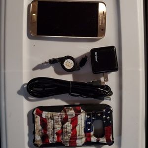 Galaxy S7 with accessories